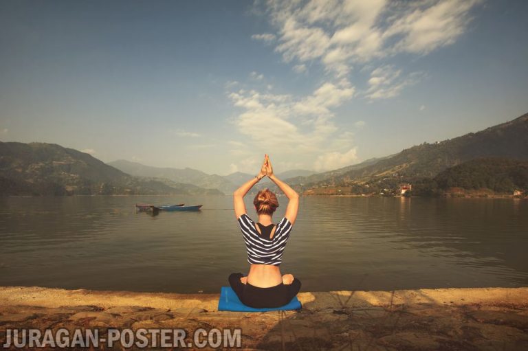 jual gambar poster wanita berlatih yoga